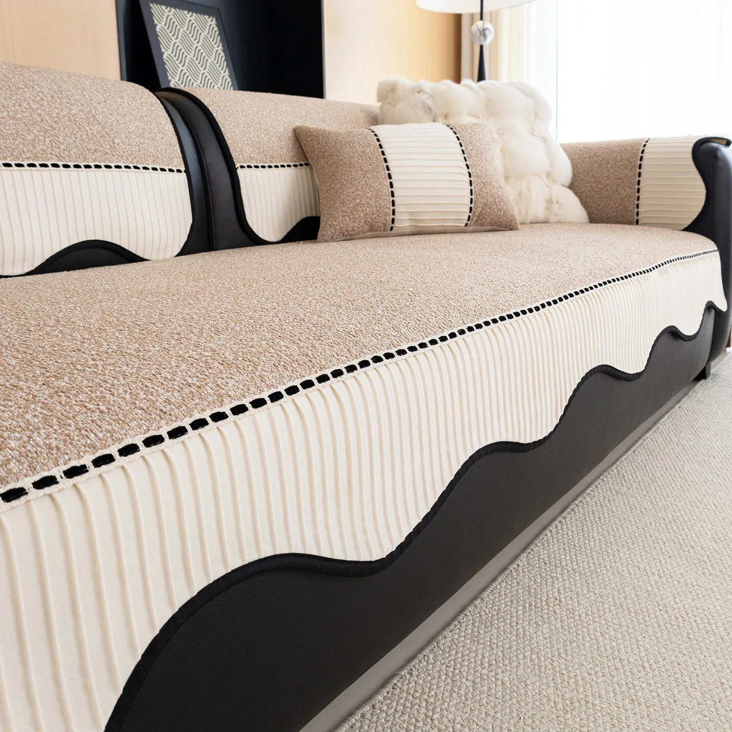1 Stück moderner Chenille-Sofabezug mit kontrastierendem Faltensaum, weiche, garngefärbte Textur, rutschfester Ganzjahres-Sofaschutz für das Wohnzimmer