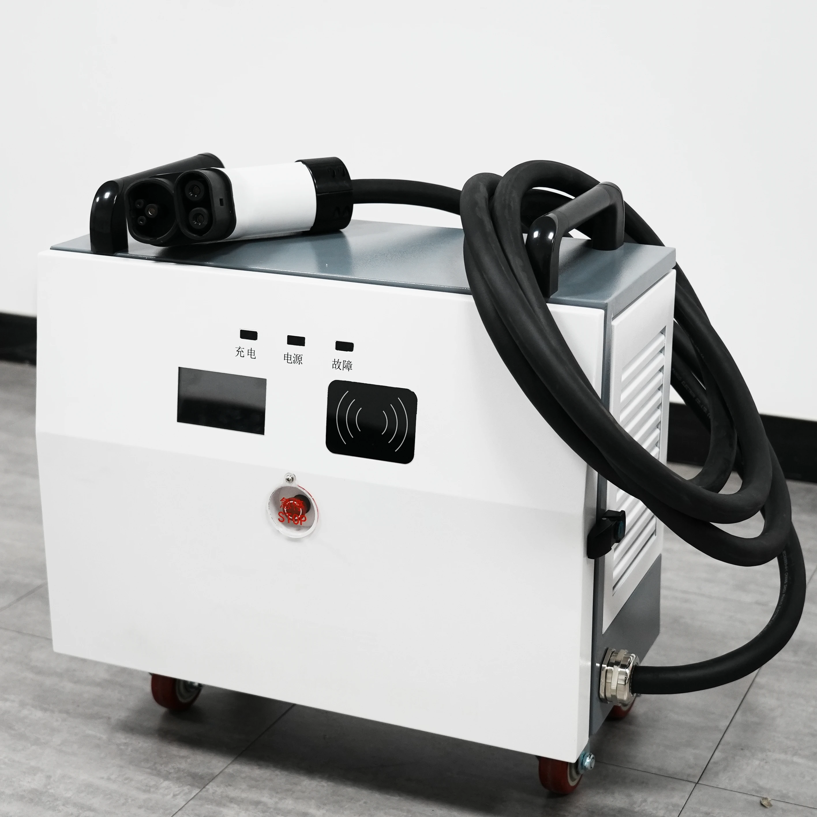 Ocpp Mobile 30kW Ev محطة شحن كهربائية سريعة Gbt CCS1 2 Dc شاحن Ev محمول للطوارئ