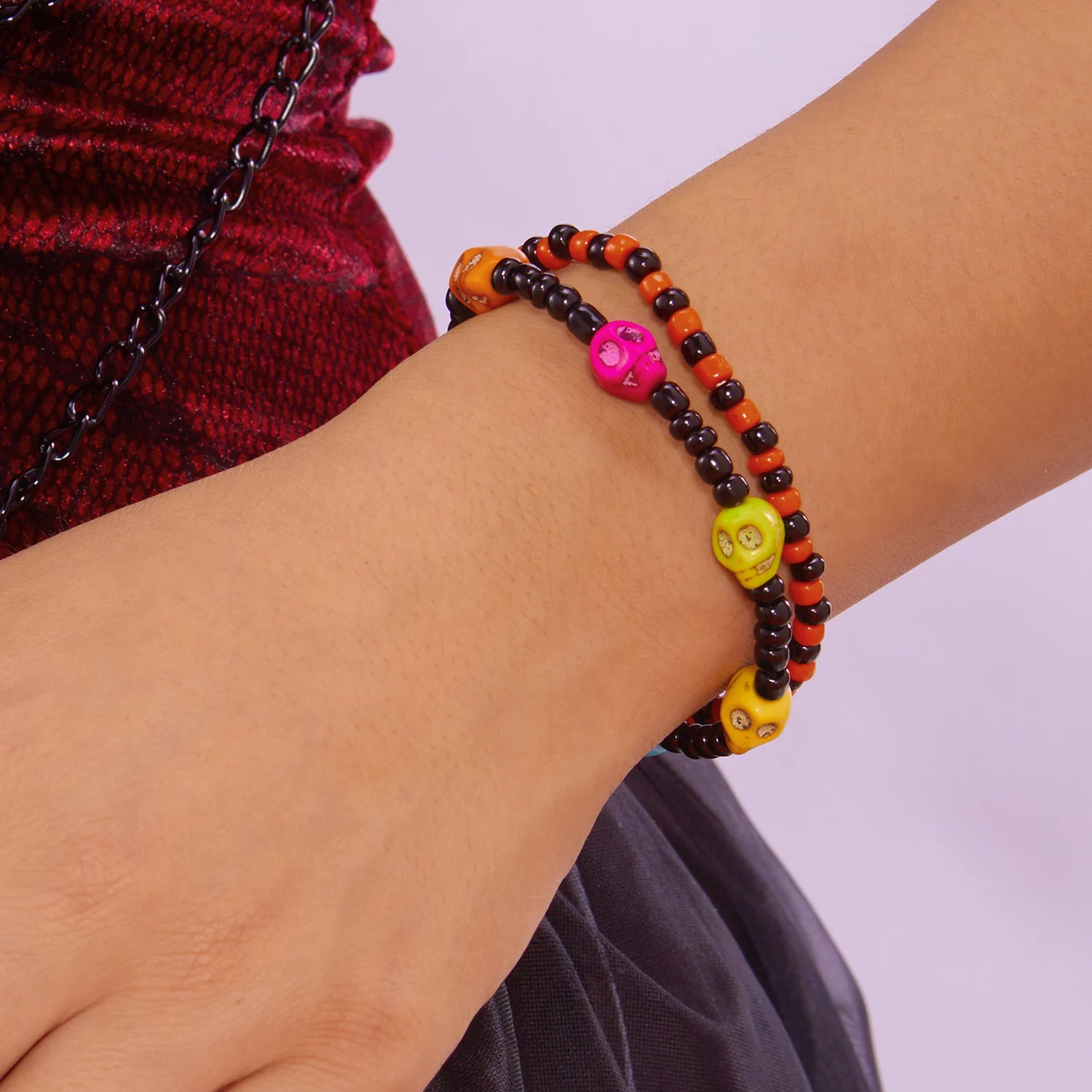 

Gothic Halloween Skull Rice Beads Bracelet for Women Dainty Hip Hop Handmade Skeleton Elastic Wrist Chain Party Jewelry Gift