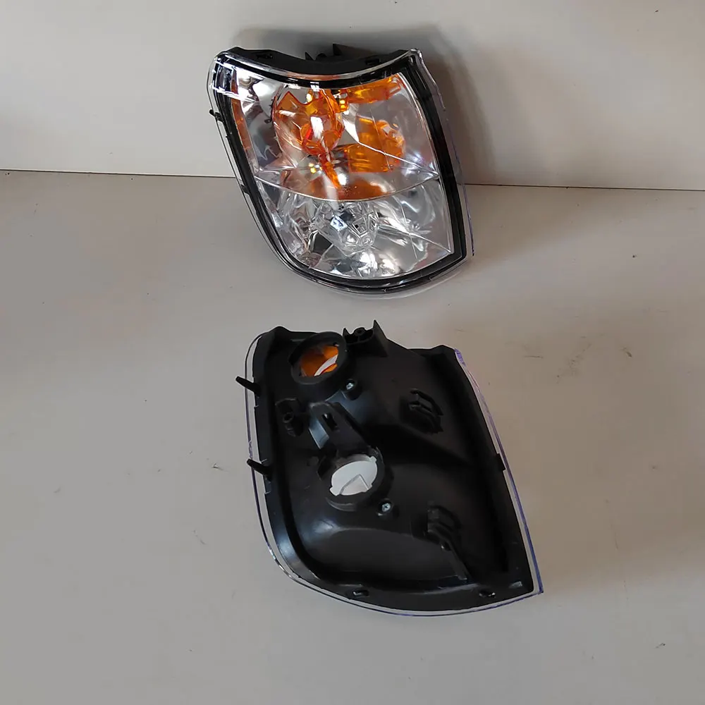 

For Mitsubishi PAJERO V31 V32 V34 V33 White Turn Signal Indicator Work Lights 1992 to 1996 MR109949 MR109950 MB831080