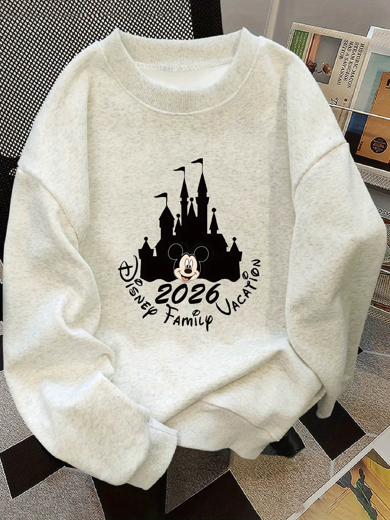 ديزني 2026 الأسرة متعة الكرتون القلعة طباعة المرأة عادية البلوز استرخاء صالح الجولة الرقبة البلوز تي شيرت للفتيات Y2k القمم
