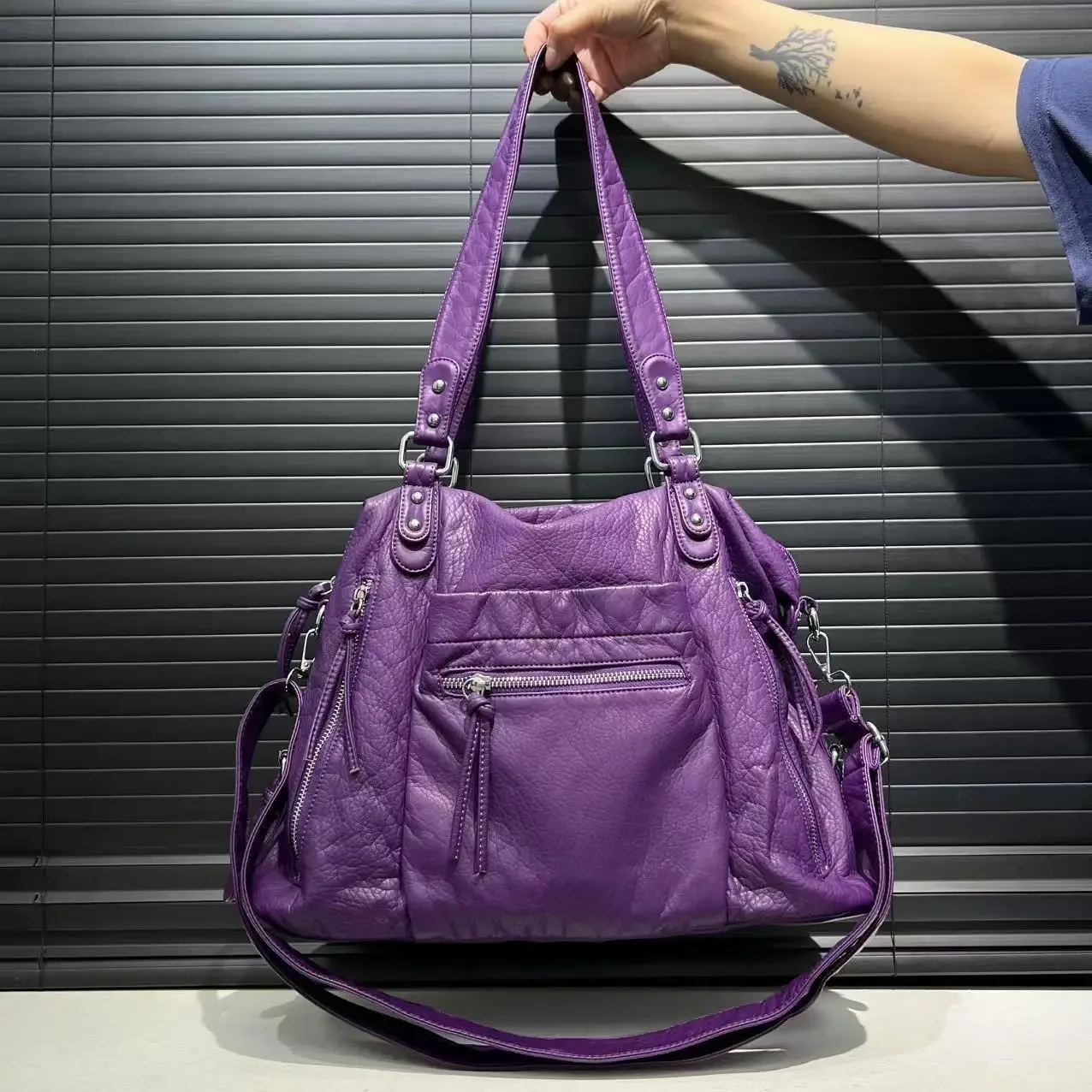 

Ladies' Y2K Spicy Girl Fashion Shoulder Bag Large Capacity Multi Pocket Y2K Motorcycle Handbag