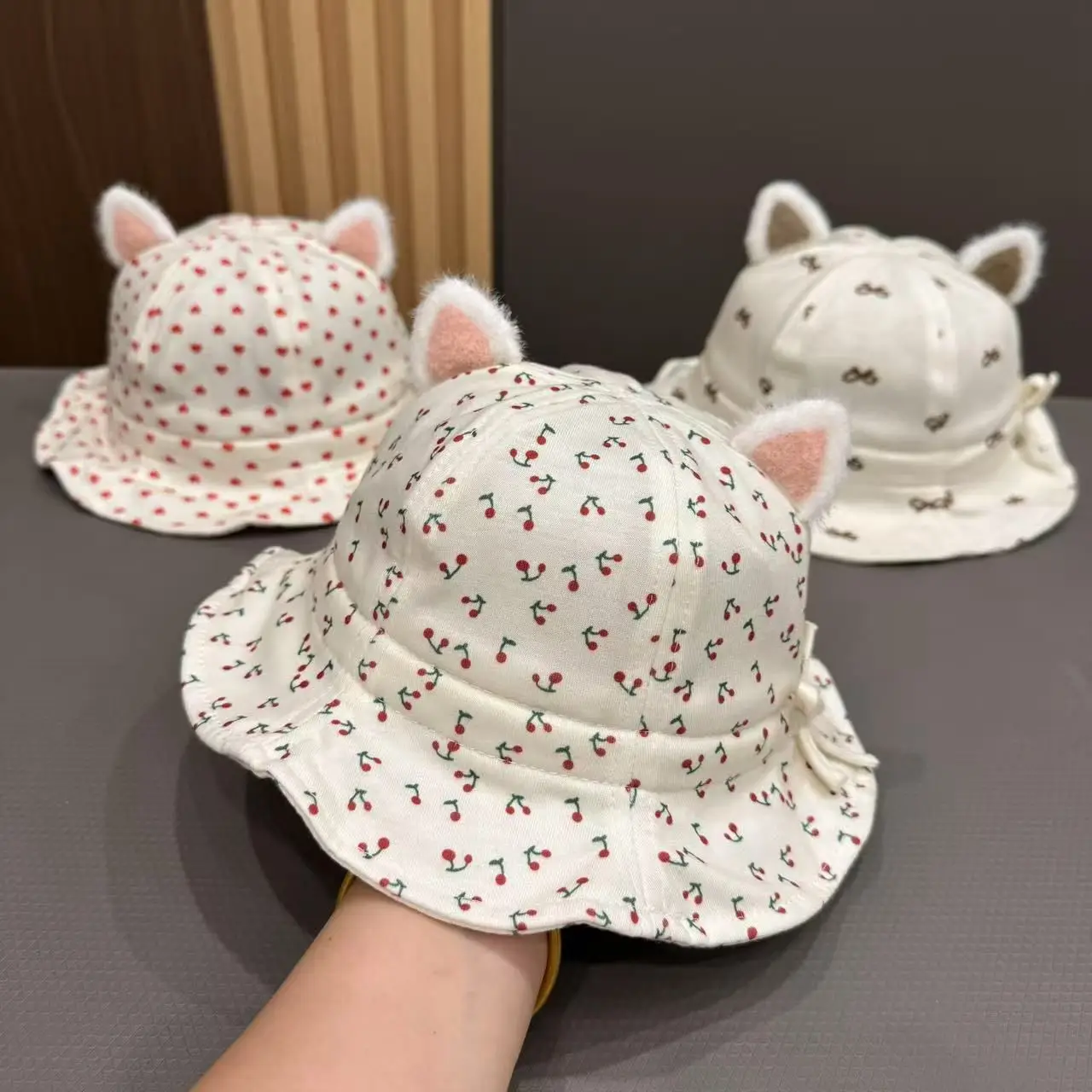 Blumen-Punkt-Schleifenmuster Sommer Baby Mädchen Fischerhut mit niedlichen Ohren Baumwoll-Bucket-Hat für Kleinkinder Outdoor Sonnenschutz Hüteckmütze