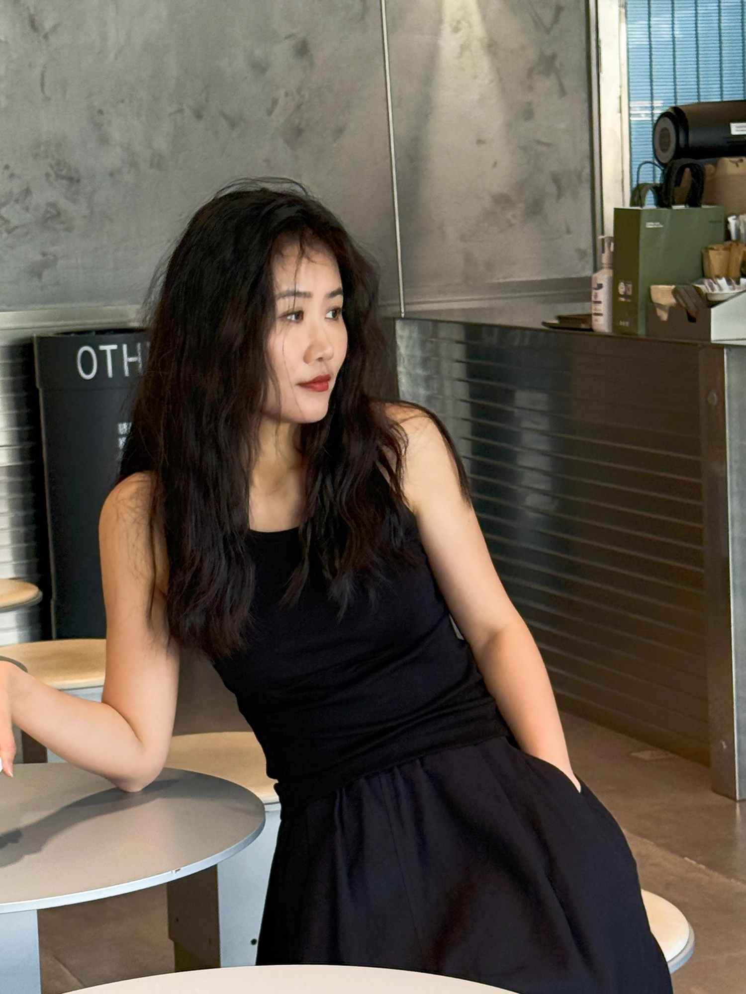 

YUMISOME Classic Skin-friendly Ultra-fine Spun Wool Short Sleeve T Vest Women's Loose Knittedwear Inner Wear Casual Spring