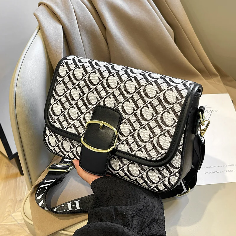 

Korean Style Underarm Bag 2025, Large Capacity Crossbody Purse, Roomy Shoulder Bag for Everyday, Chic & Spacious