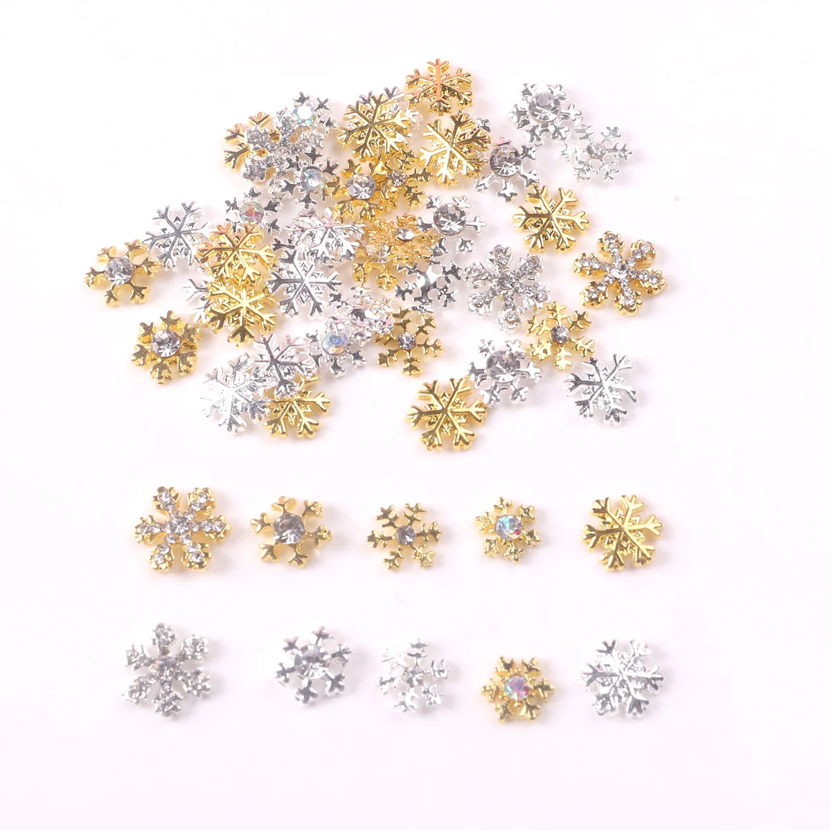 Mix Snowflake liga encantos para Nail Art, prata, ouro, metal decoração das unhas, ano novo 2023, 50pcs