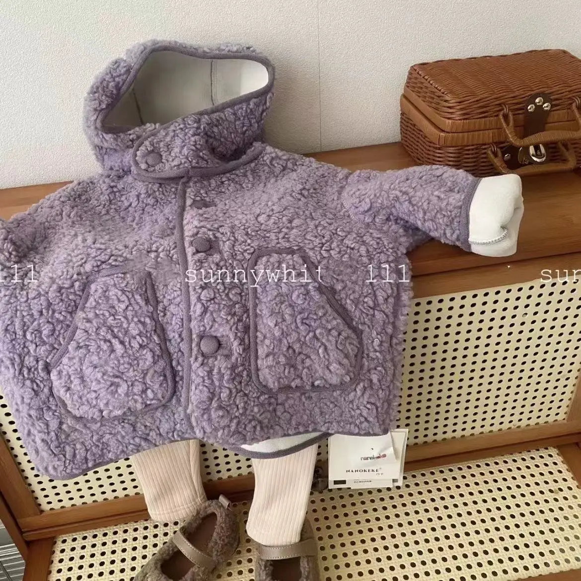 Cappotto di lana di agnello per ragazze cappotto di peluche di media lunghezza stile principessa maglione di lana per bambina alla moda cappotto per