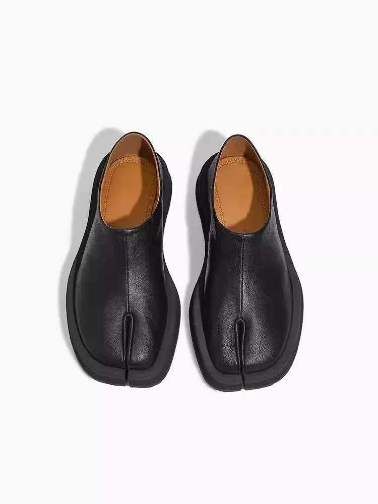 Sepatu Slip-On wanita, alas kaki babi sol datar kasual nyaman, selop jari terpisah, sepatu perempuan