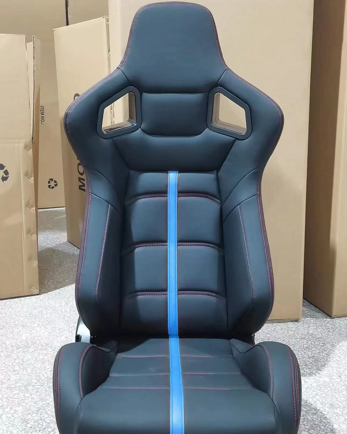 

Спортивные автомобильные сиденья 1041: Модифицированные гоночные ковшеобразные сиденья из ПВХ и ткани с кожаной отделкой