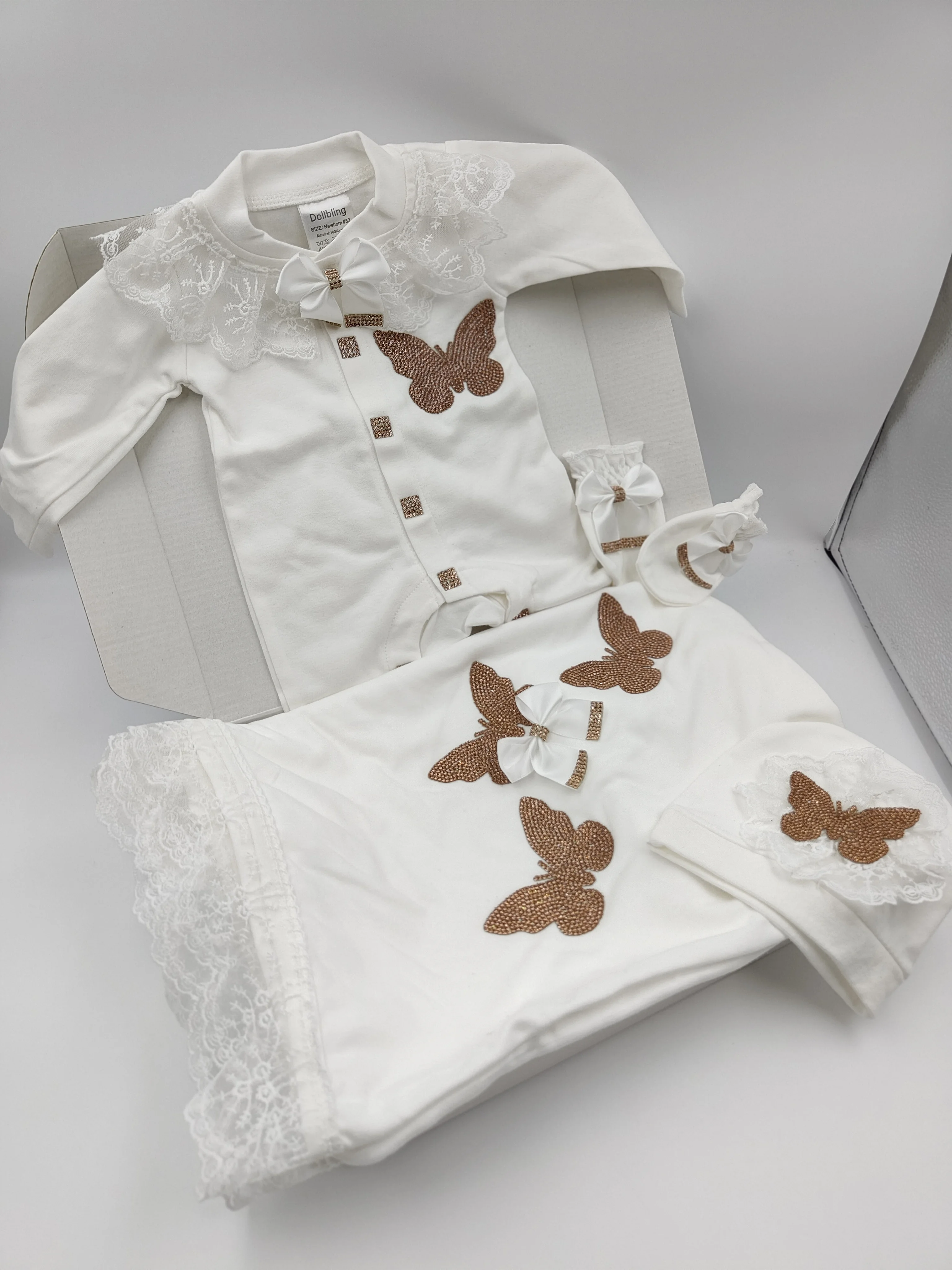 新生児の女児用ベビー服セット、白いコットン製ラインストーン蝶々レーストリム付き、ベビーシャワーギフト、感覚刺激用、2026