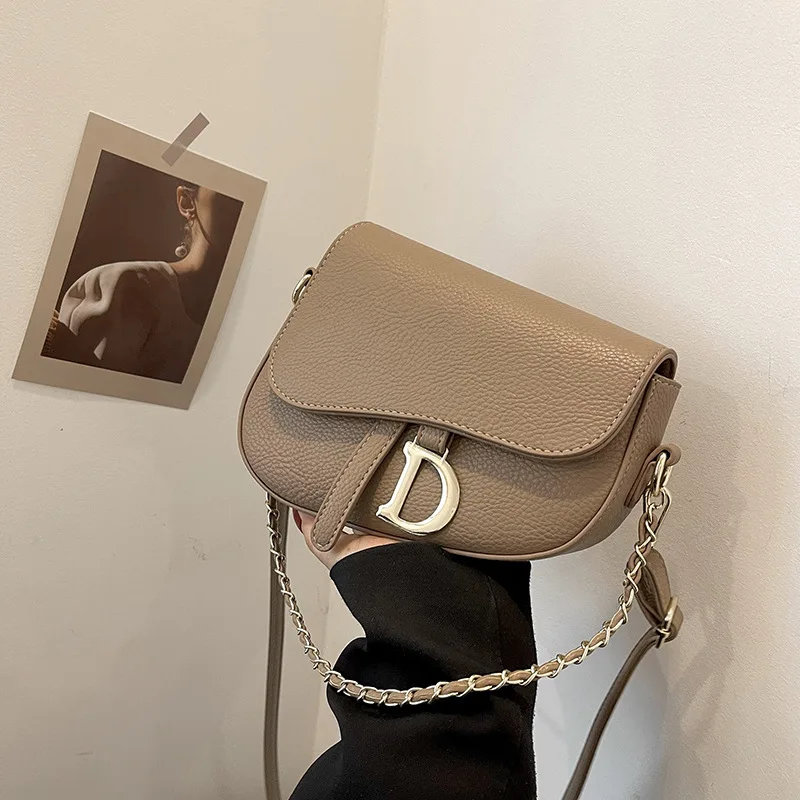 

2025 Solid Color Box Bag Stylish Saddle Shoulder Purse for Women Minimalist Crossbody Handbag Trendy Versatile Tote