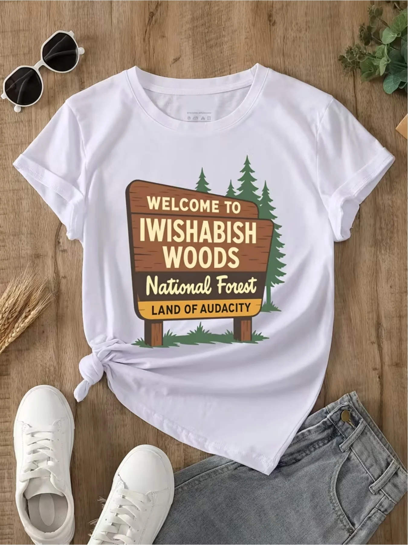 Loose Printed T-Shirt, Short-Sleeved Round-Neck Shirt, Lightweight and Breathable Fabric, Slightly Stretchy, Summer Style Top, Fitted Cut, Fashionable Summer T-Shirt