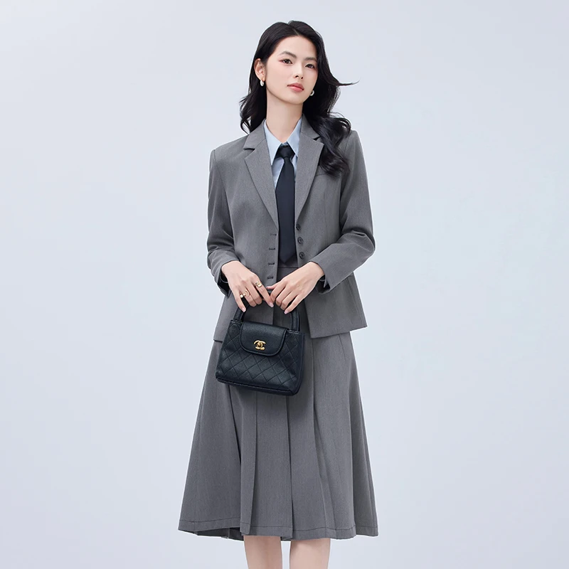

Elegant and fashionable pleated half length skirt set suitable for women's daily commuting wear