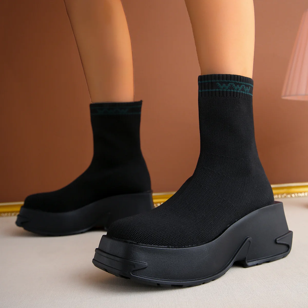 

Women's Knitted Sock Boots Thick Heel Chimney Boots Women's Thick-soled Short-tube Breathable Large Size Outdoor Travel Boots