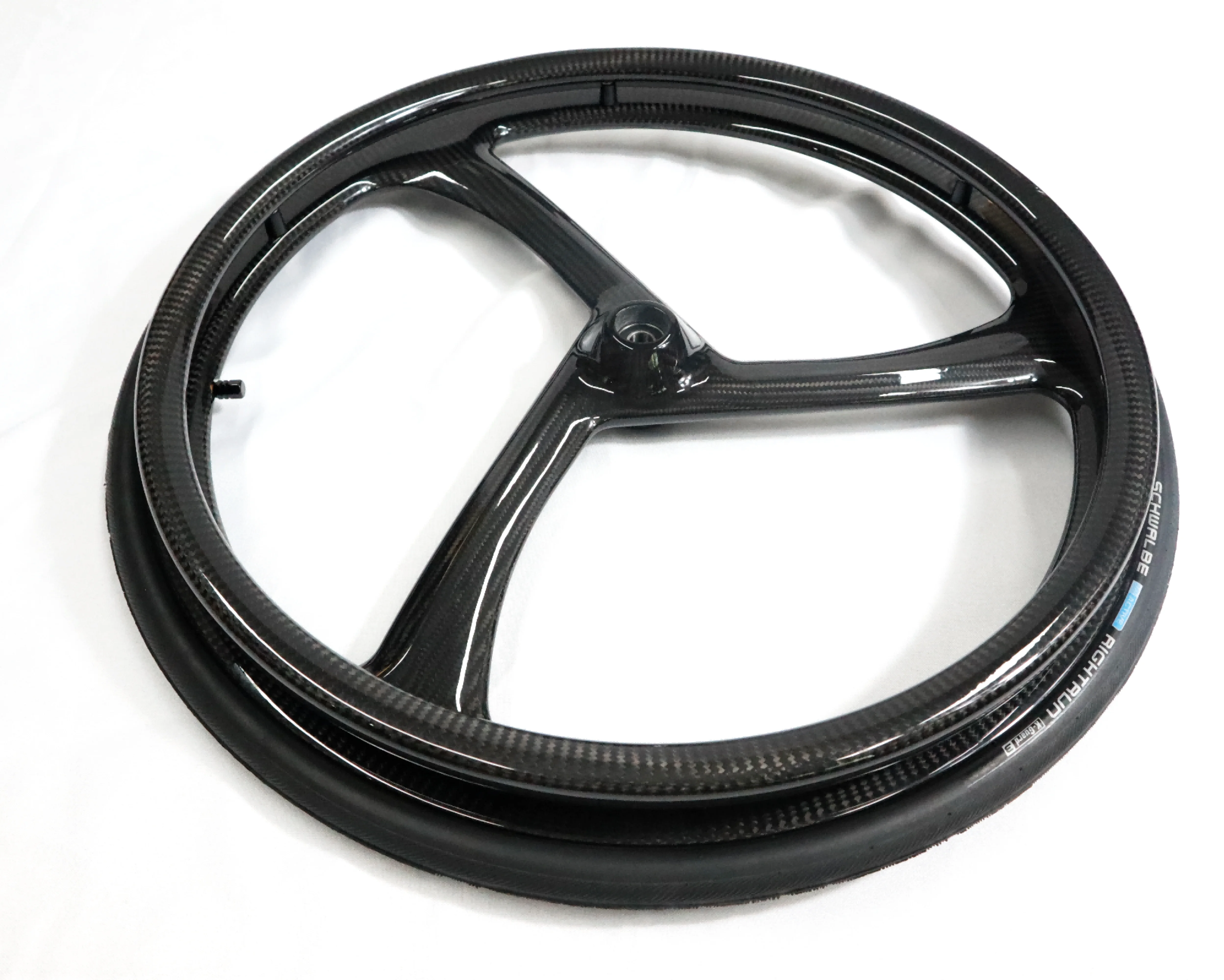 MUNIU Peças no atacado Pneu de roda traseira manual de fibra de carbono com raios de 24 polegadas para substituição