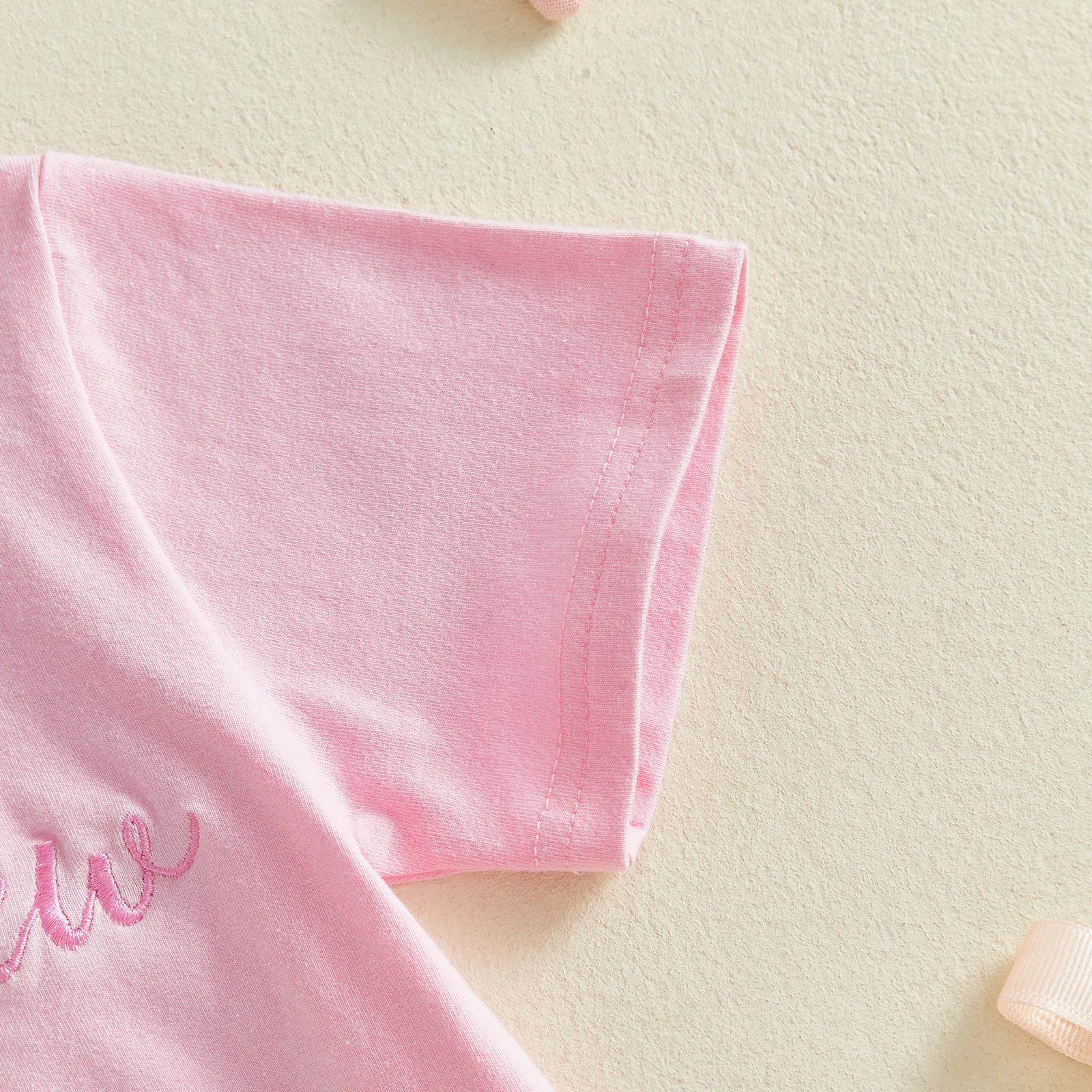 

Летняя футболка для маленьких девочек, очаровательные топы с короткими рукавами и круглым вырезом с вышивкой в ​​виде банта и букв