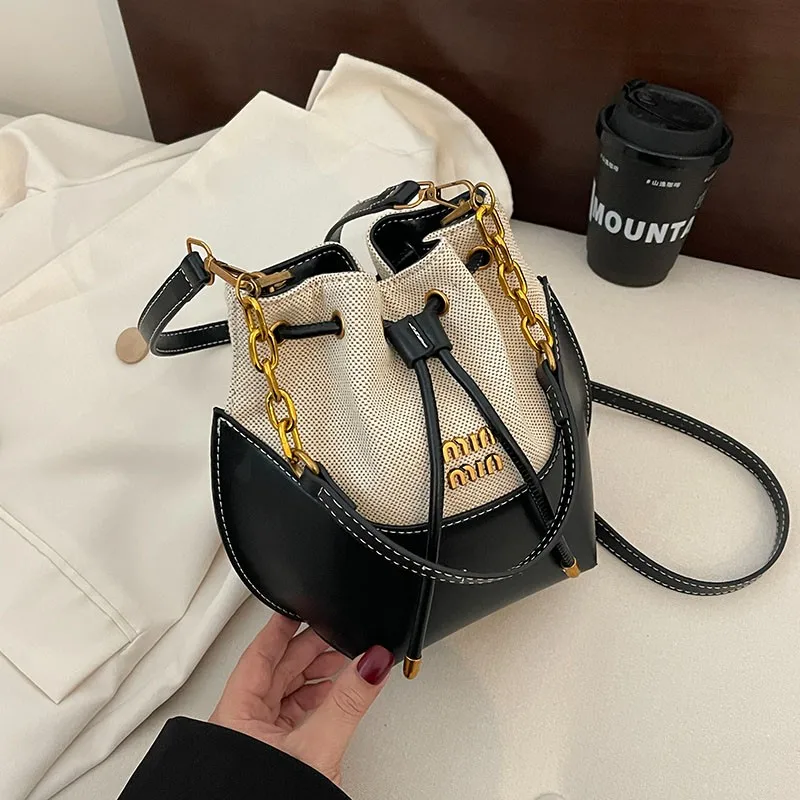 

Stylish Designer Inspired Crossbody Bag: Women's Elegant Leather Messenger Handbag, Popular Shoulder Carry Ladies