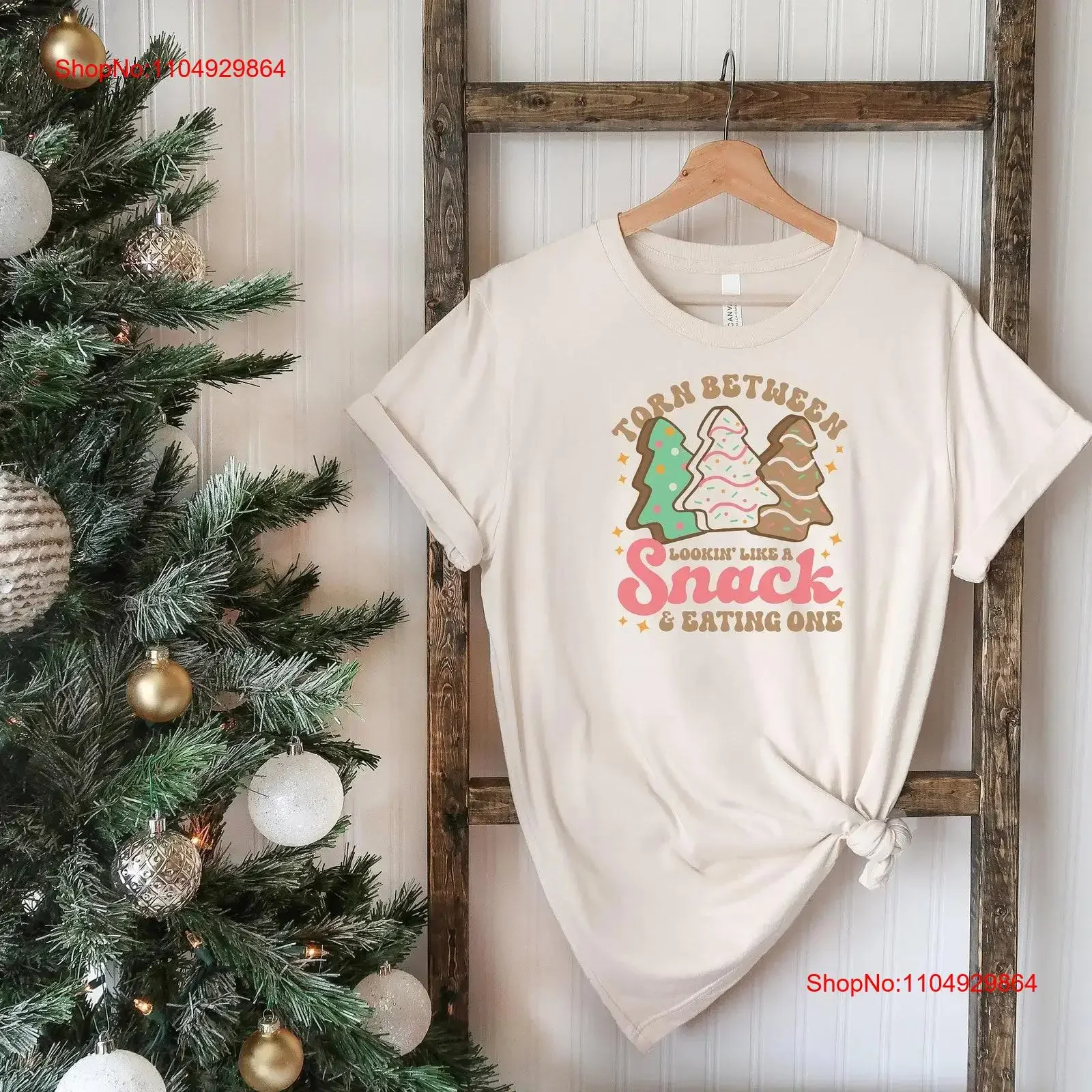 

Torn Between Looking Like A Snack And Eating One Classic Cake Christmas Seasonal Wear Bella Canvas T Shirt Мягкие футболки винтажные