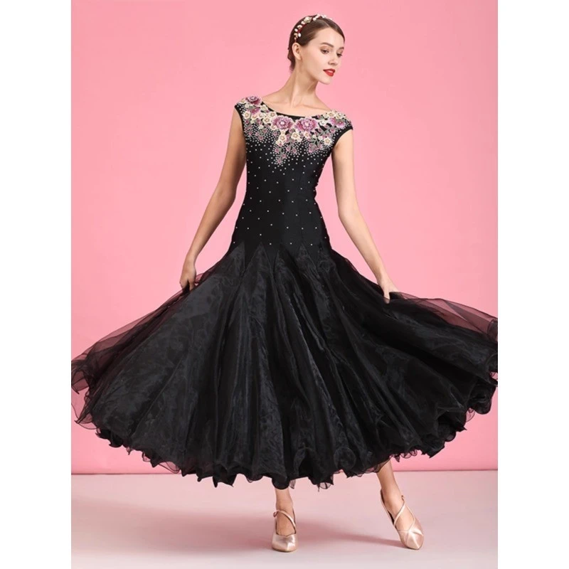 Ontwerper geborduurde moderne dansjurk Nationale standaard dansjurk Jurk