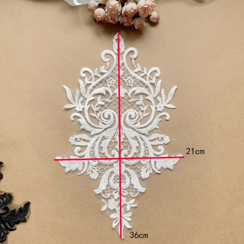 1 Pcs of Black and White Embroidered Water-soluble Decorative Clothing Flower Cloth Patches
