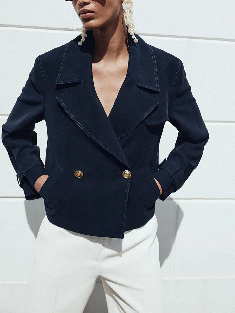 세련된 퓨어 컬러 출퇴근용 여성 신상 더블 라펠 다용도 가을 2025 심플 디자인