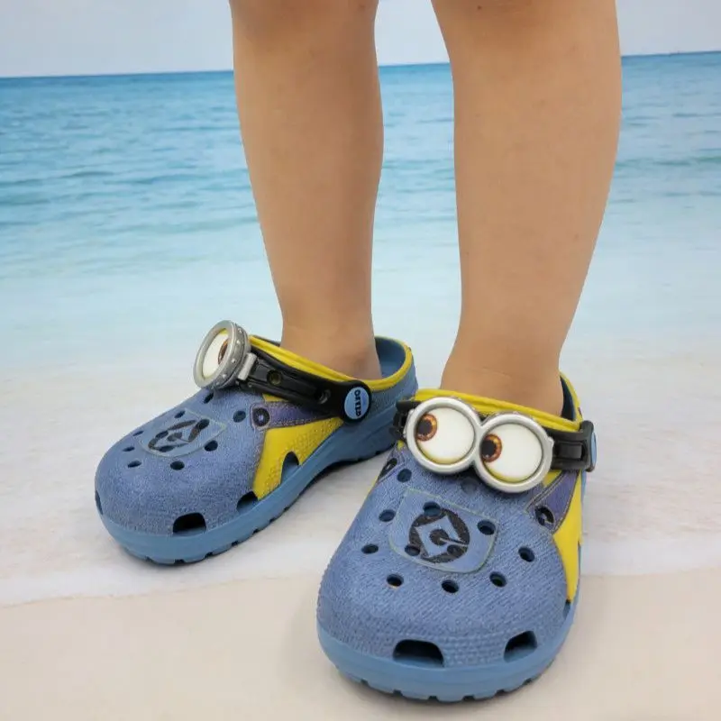 Minions joint parent-child clothing non-slip, lightweight, deodorant, wading outside wearing beach shoes, hole shoes view 2