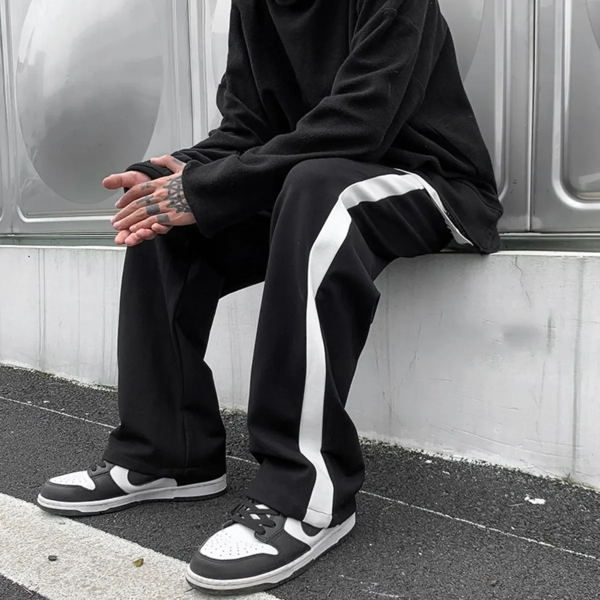 

Новинка 2023 года, мужские брюки, летние модные повседневные свободные спортивные штаны в полоску с несколькими карманами, модный стиль