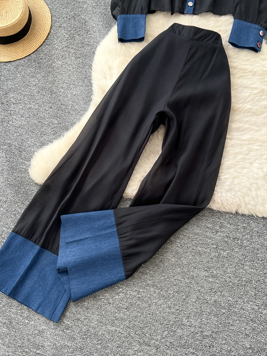 Conjunto de Moda Fena de Verão com Csa de Manga Longa de Design Patchwork em Jeans Picante e Fresco e Calças Longas de...