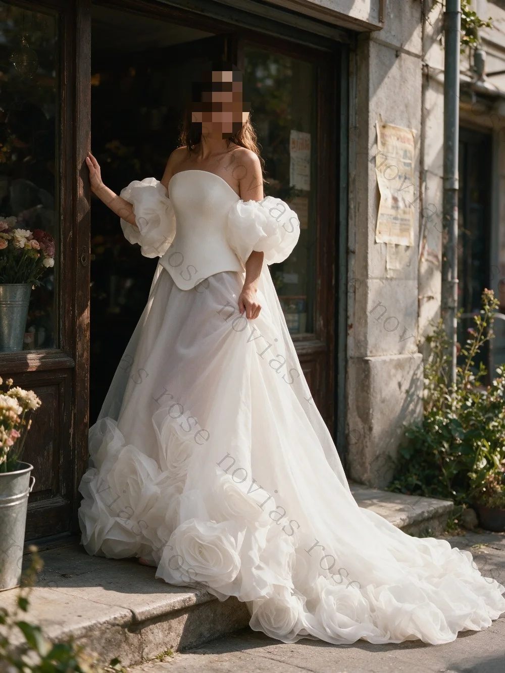 Customized Airy Tulle A Line Bridal Gown Strapless Basque Corset Detachable Puff Sleeve Backless Long Court Train Wedding Dress