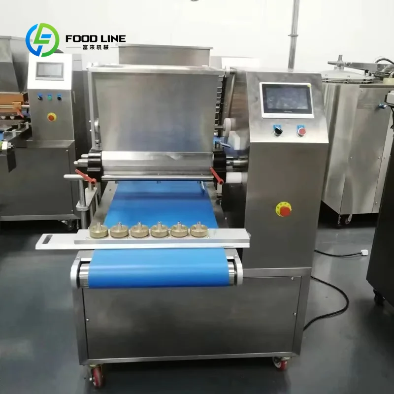 Customized High Efficiency Cupcake Filling Machine Quantitative Cake Batter Filling Machine Filled Cake Making Machines