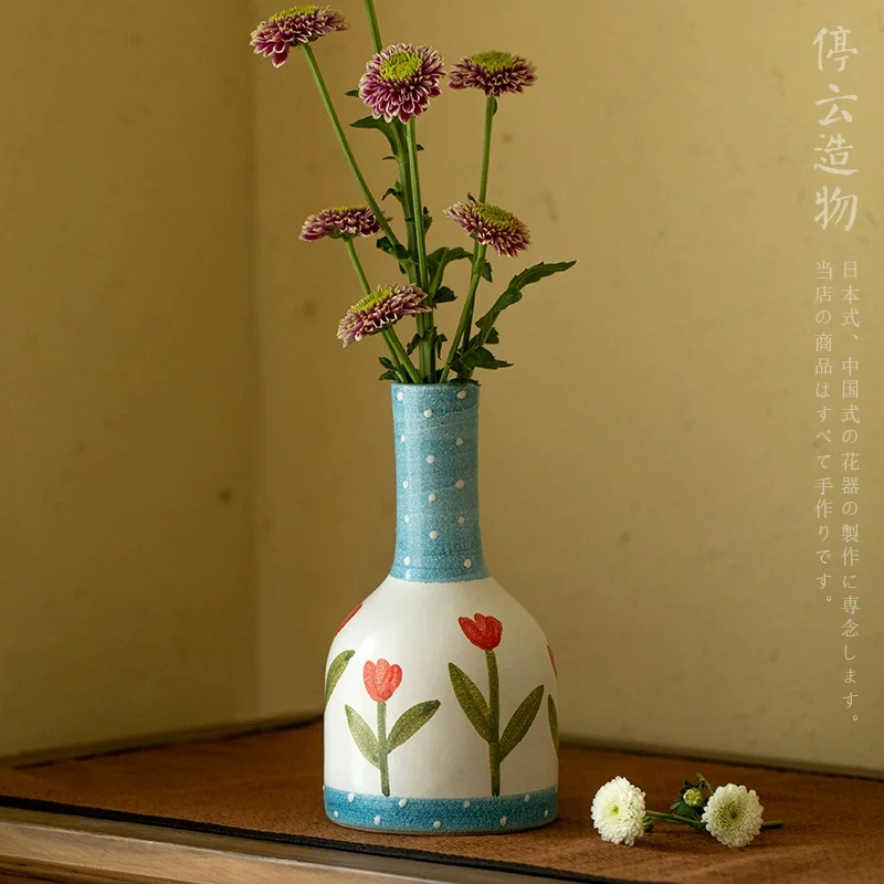 Jingdezhen Hand-Painted Ceramic Small Vase: Retro Floral Vase for Home Decor - Festive Wedding Accent Piece