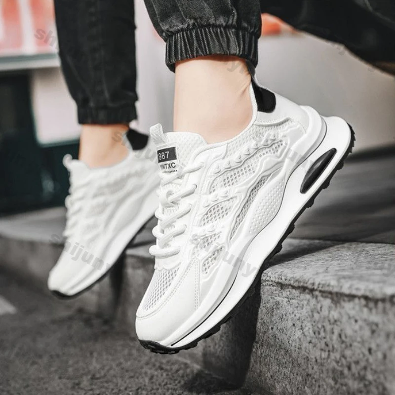 

Мужская сетчатая обувь, новинка 2025, летние уличные дышащие нескользящие повседневные кроссовки на мягкой подошве, удобные модные кроссовки с перекрестной завязкой