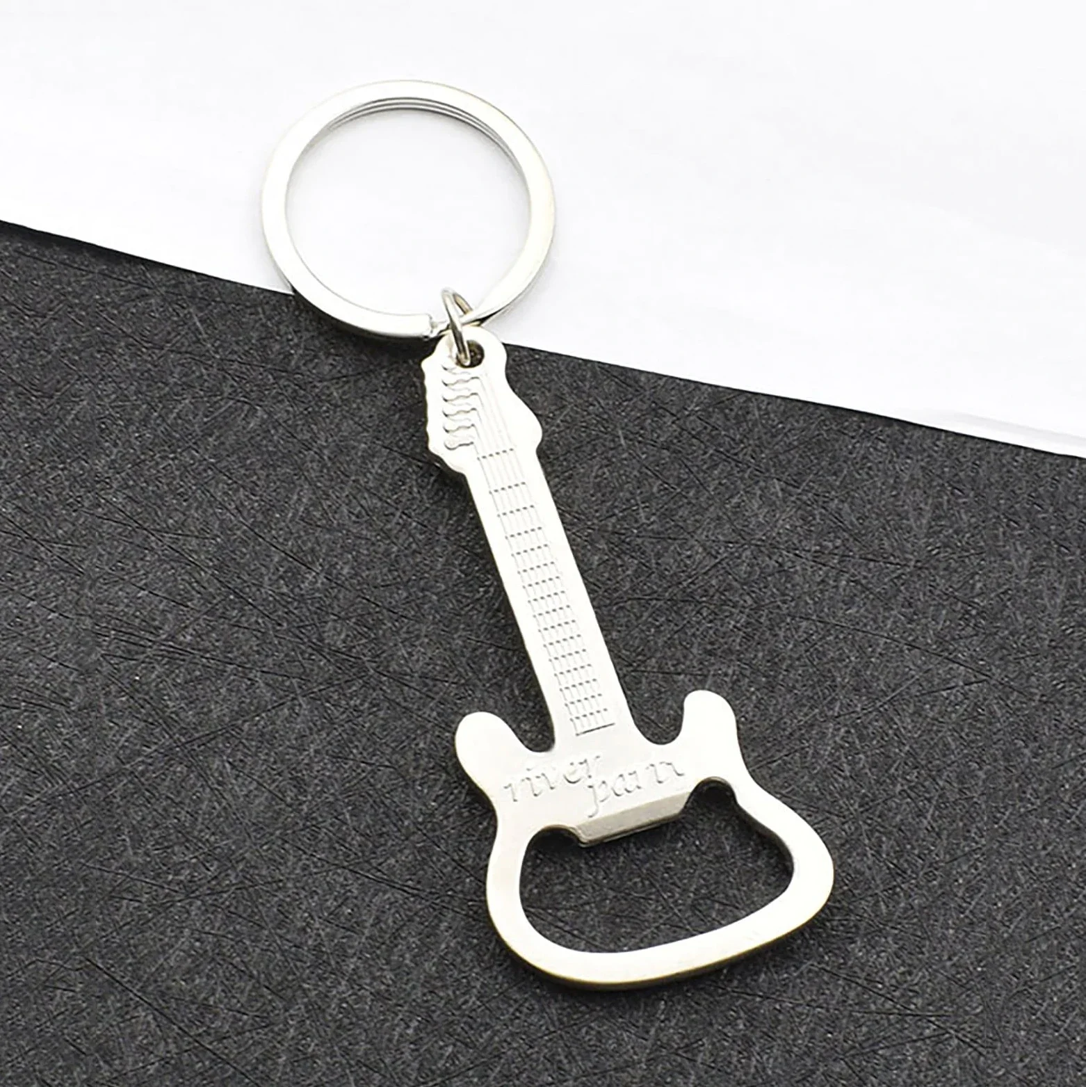 1pc-Guitar-Inspired Keychain Bottle Opener – Stylish Multi-Tool Key Ring, Durable, Perfect Casual Gift for Music Enthusiasts