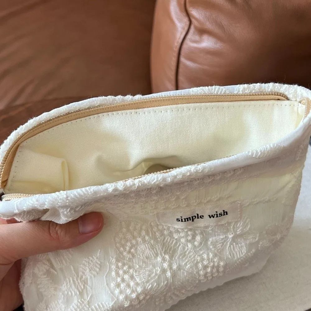 حقيبة مكياج دانتيل بيضاء محمولة بسحّاب، حقيبة مستحضرات تجميل متعددة الأغراض مقاومة للماء، تخزين سماعة الرأس أثناء السفر #5