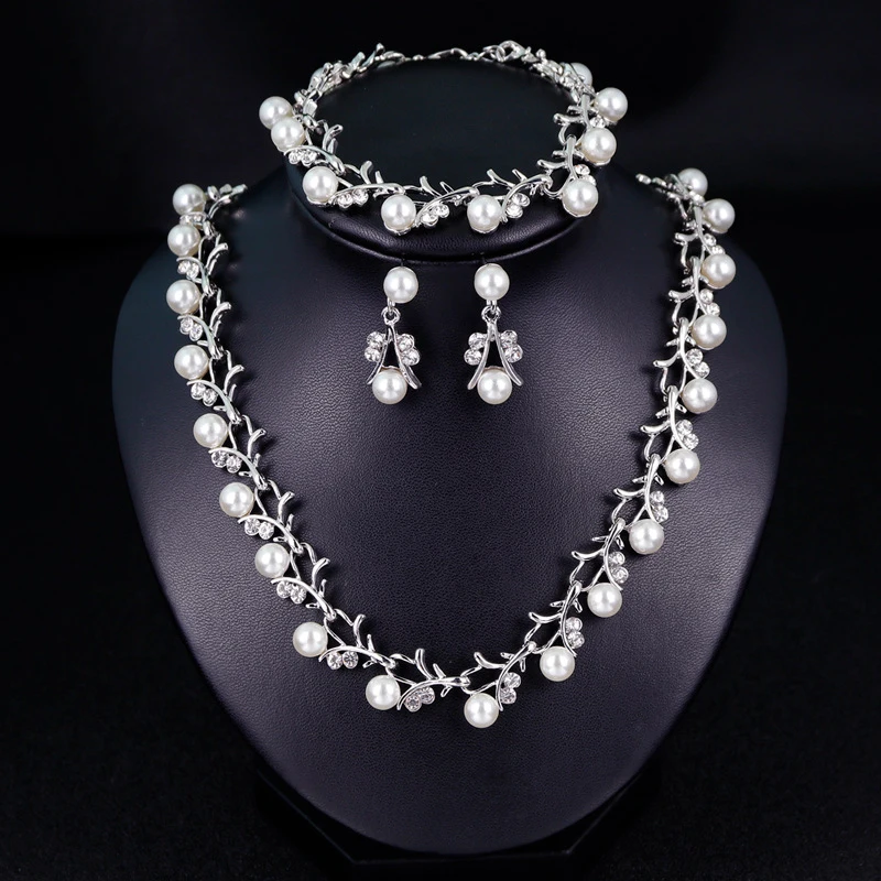 Luxury Rhinestone Pearls Choker Necklace Sets for Women Bridal Jewelry Sets Bracelet Earrings Bridal Costume Jewelry Fashion