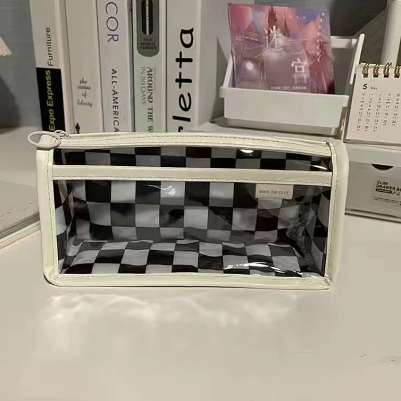 Grande Capacidade Checkerboard Lápis Case, transparente Pen Bag, Kawaii Material Escolar, bonito papelaria coreano para Estudantes, 1Pc