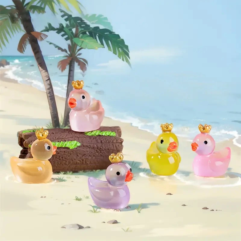 20pcs Luminous Mini Resin Ducks Glow in The Dark Random Color Tiny Duck with Crown Figures DIY Crafts for Fairy Garden Micro