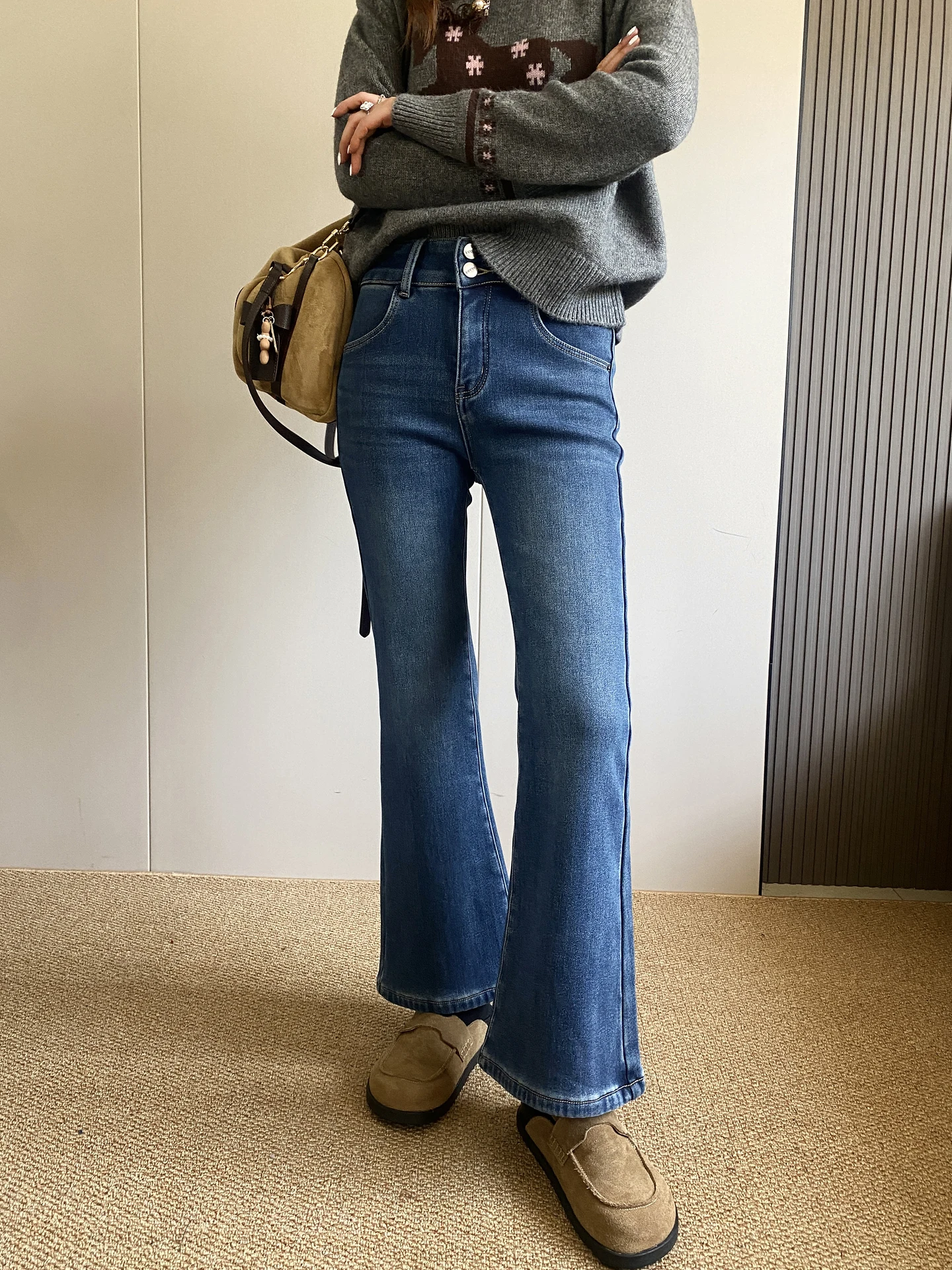 

Джинсы с высокой талией и микро-клешем на флисовой подкладке для женщин, осенне-зимние, новые, облегающие, эластичные, маленькие размеры, модель Hoof