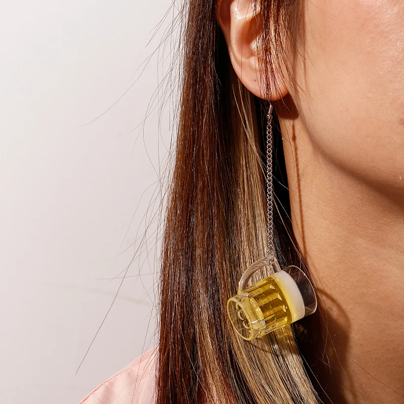 Aihua Klassische 3D-Bierbecher-Ohrringe für Frauen, Persönlichkeit, lustig, Pub, Bier, Zigarette, Würfel, Ohrringe, Party-Schmuck, Geschenke – Detail 3