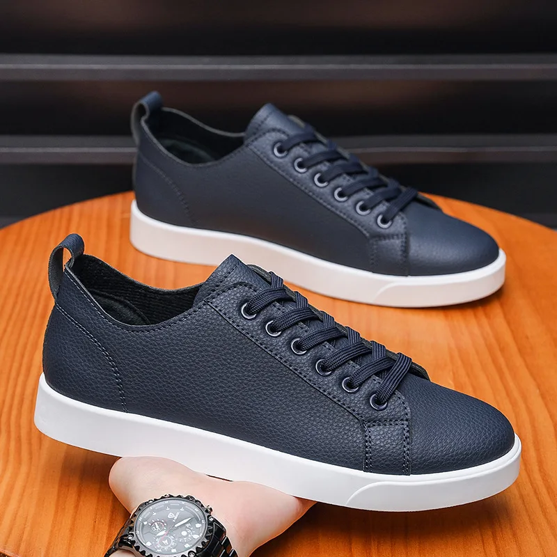 2026 New spring Autumn men's white shoes Korean version low top men's flat sole single shoes anti slip casual board shoes