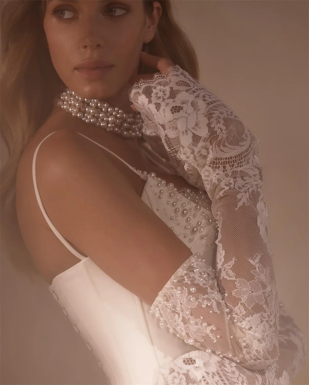 Tokyo Aangepaste elegante trouwjurken met hartvormige halslijn, afneembare mouwen, trein bruidsjurken, witte bruidsjurken met ritssluiting aan de achterkant