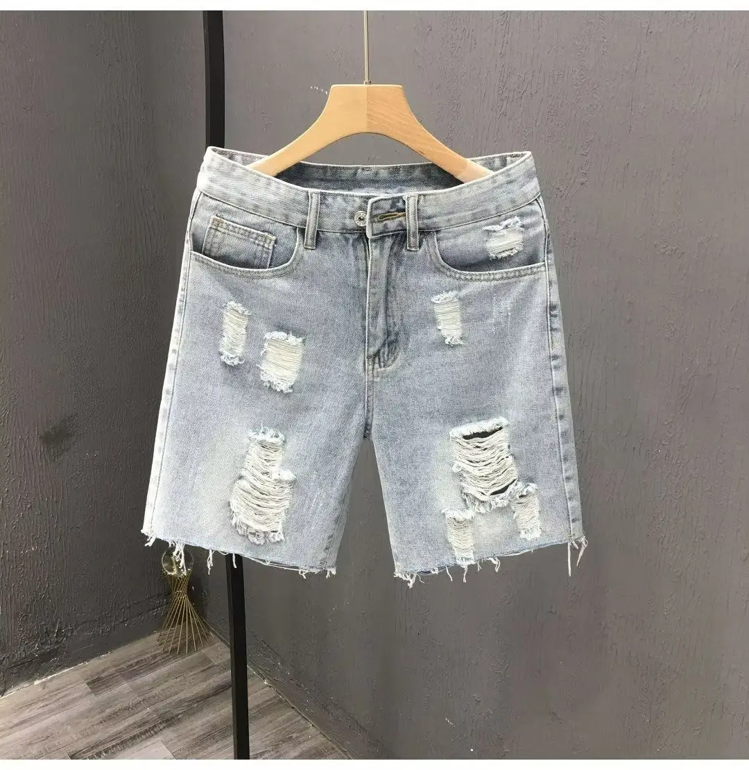 Trendy brand internet celebrity young man with ripped denim shorts, men\'s ins casual shorts, summer 4-5 split pants