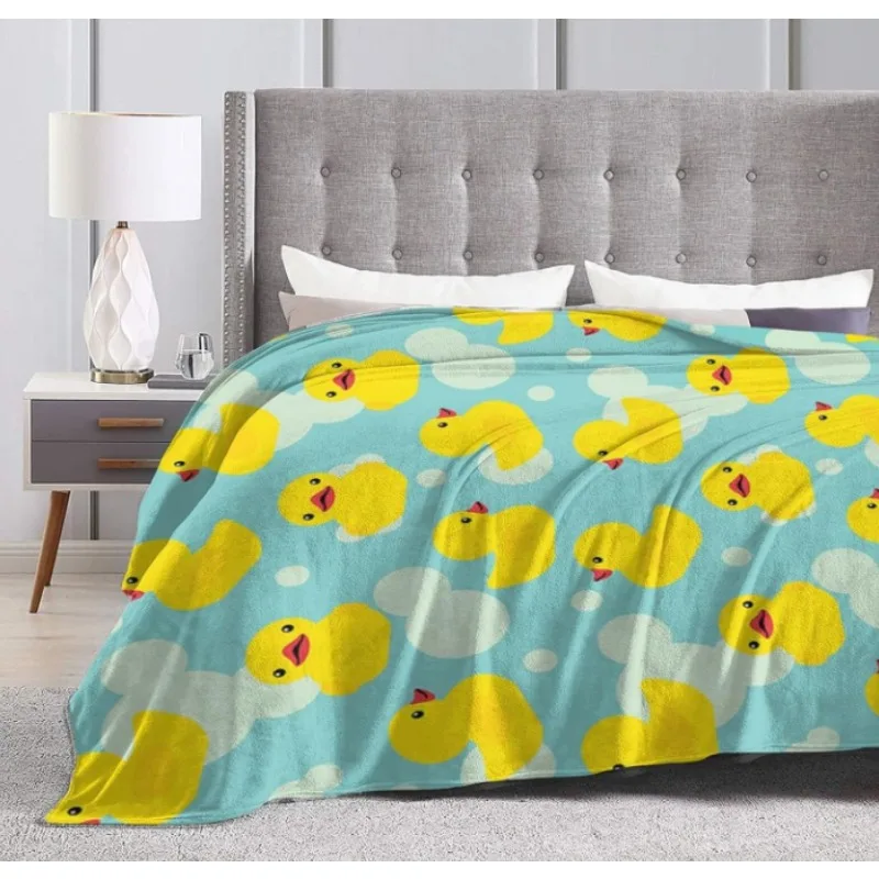 

Yellow cartoon duck flannel blanket suitable for beds, sofas, living rooms, soft blankets and warm blankets
