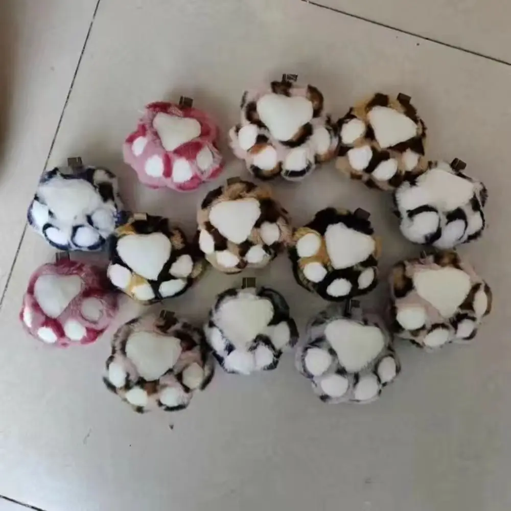 Couple Keychain Cat Paw Pendant Keychain Kawaii Soft Faux Fur Keychain Charm Cute Plush Toy Key Ring Backpack Car Key Pendant