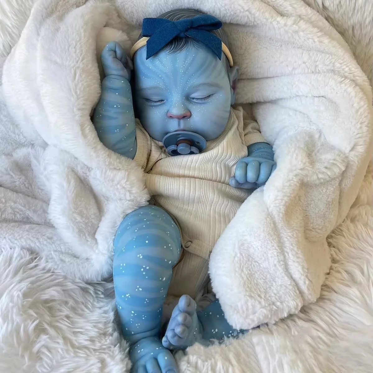 دمية أطفال محاكاة تولد من جديد من JOYORA تتميز باللون البيج الفاتح المطلي ثلاثي الأبعاد والأوعية الدموية المرئية وأطراف الفينيل مع قطيفة ناعمة