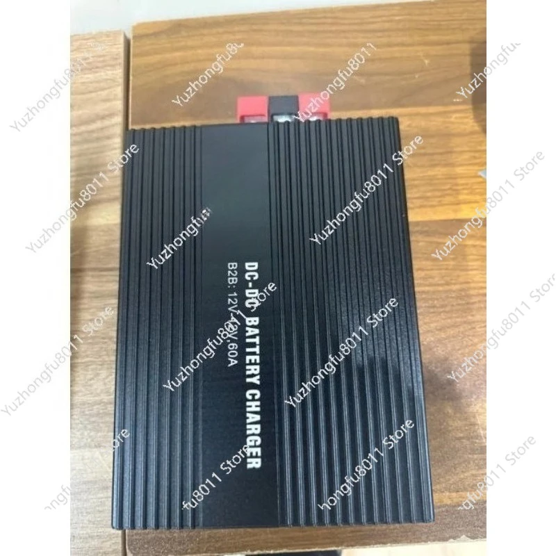 12V-14.6V 60A RV/bed car driving charger, fully automatic vehicle DC-DC charger,for AGM/lead-acid batteries/ lithium batteries