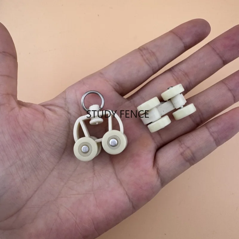 

30 шт. шкив для штор в старом стиле, четырехколесный пластиковый шкив в европейском стиле, пластиковый оконный шкив, оконные аксессуары