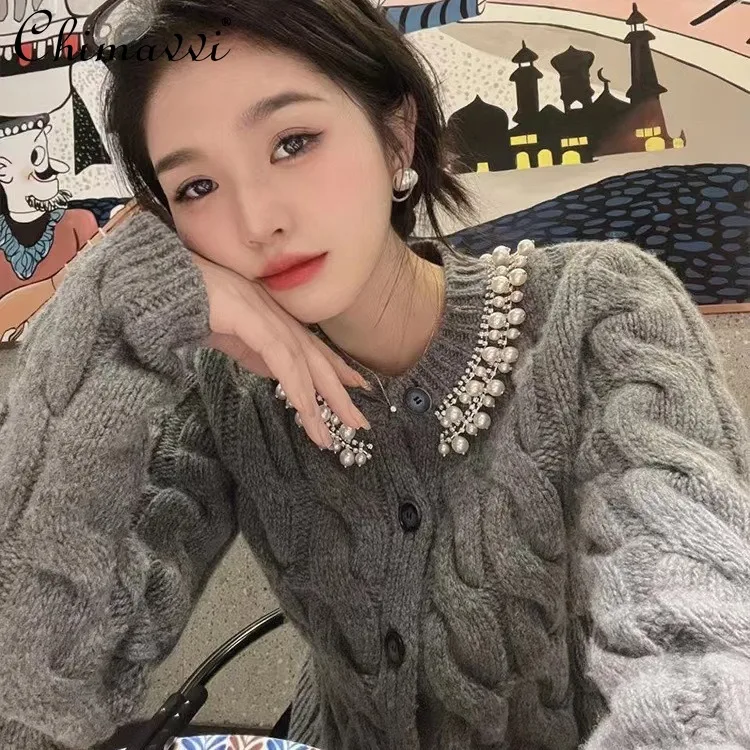 

2023 Winter Clothes New Fashion Woven Twisted Pearl Knitted Cardigan Short Coat Women's Slim-Fit Graceful Long Sleeve Sweater