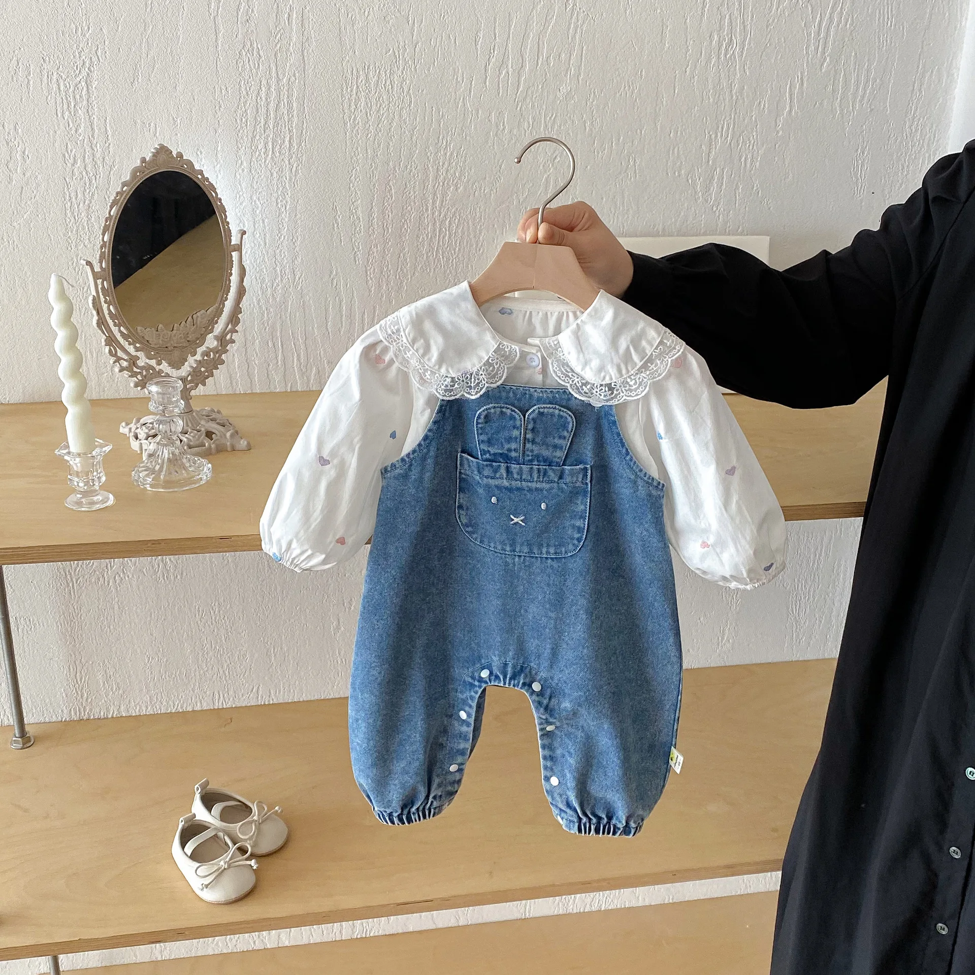 

2025 Autumn New Baby Long Sleeve Clothes Set Infant Girl Cute Lapel Shirts + Denim Overalls 2pcs Suit Fashion Toddler Outfits
