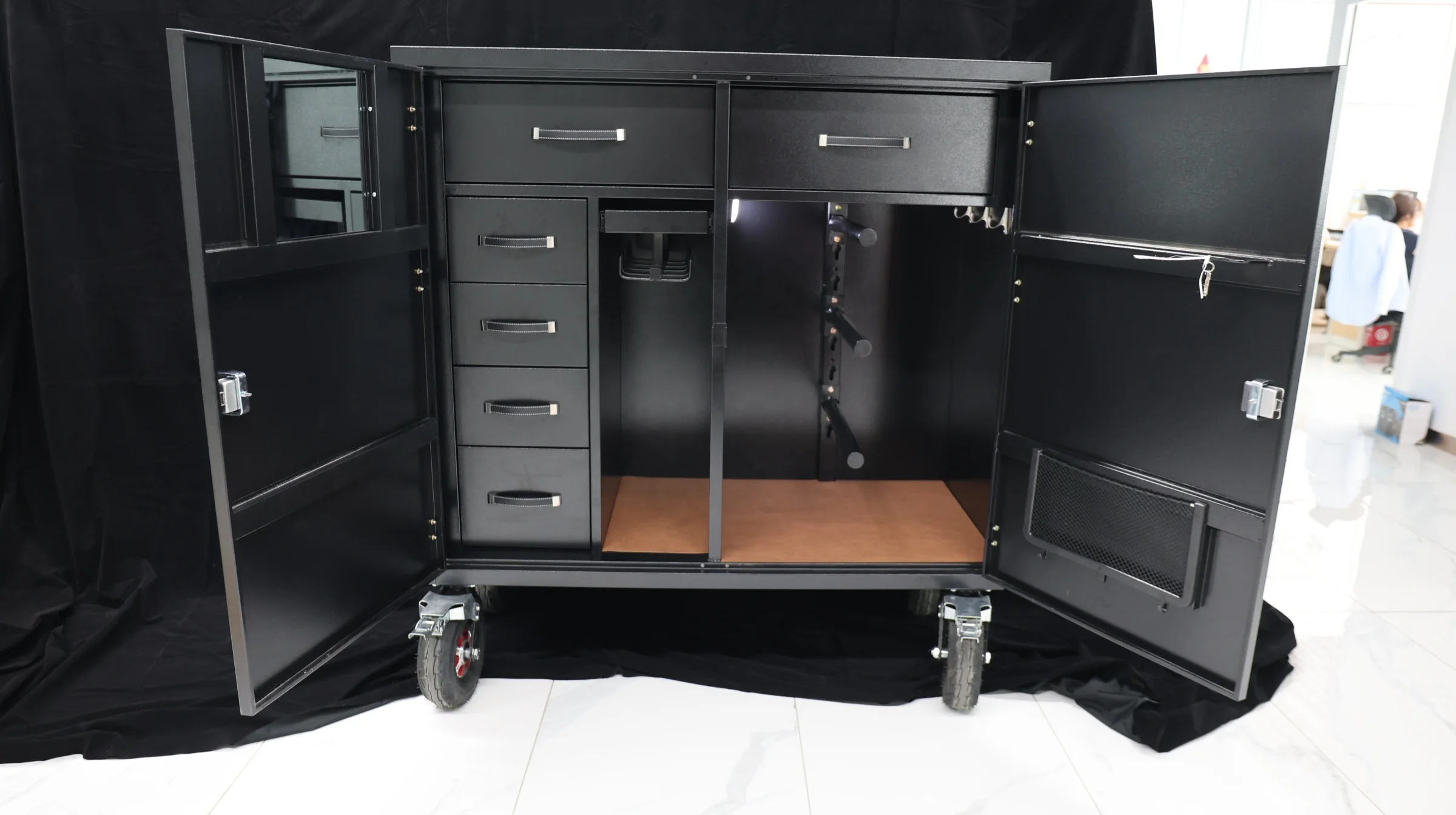 Disassemble Horse Tack Trunk Locker